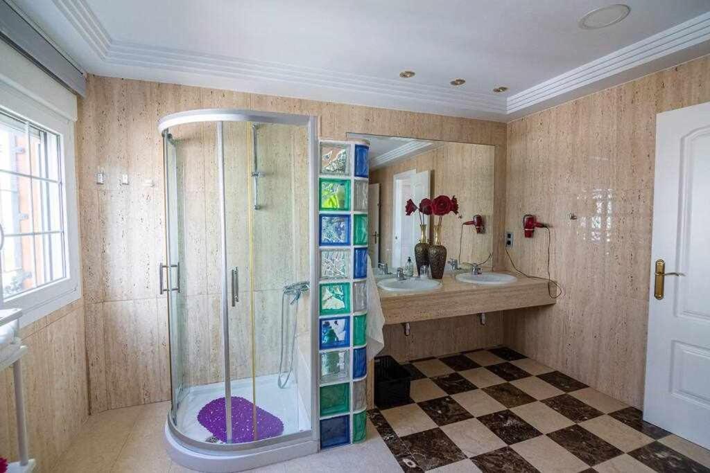 Lujosa Villa En Alhaurin De La Torre 7 Dormitorios Buitenkant foto