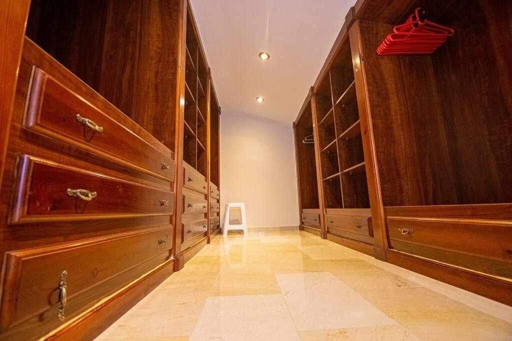 Lujosa Villa En Alhaurin De La Torre 7 Dormitorios Buitenkant foto